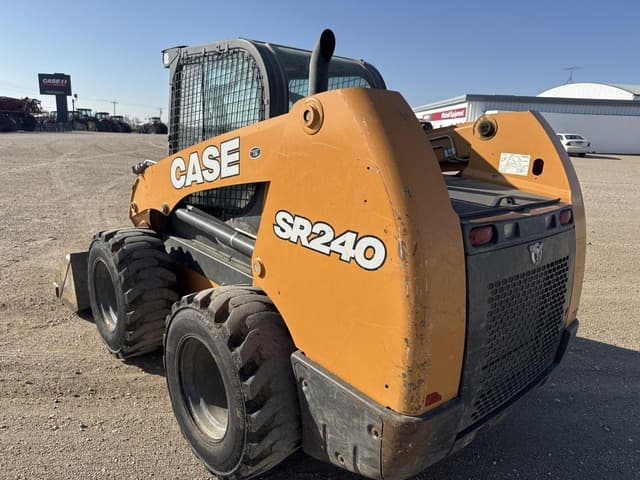 Image of Case SR240 equipment image 4