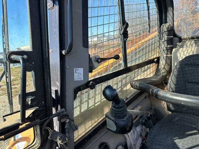 Image of Case SR240 equipment image 4