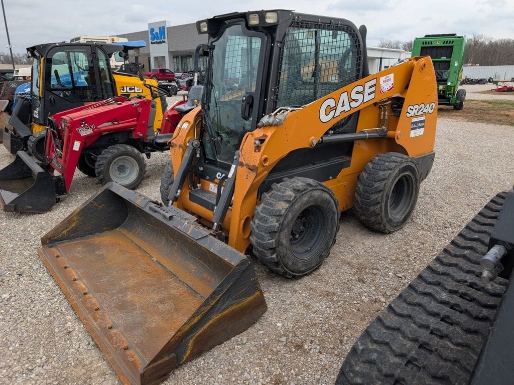 2017 Case SR240 Equipment Image0