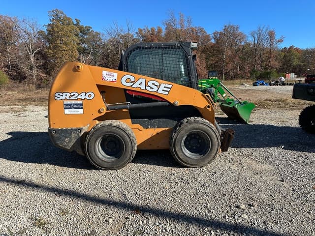 Image of Case SR240 equipment image 1