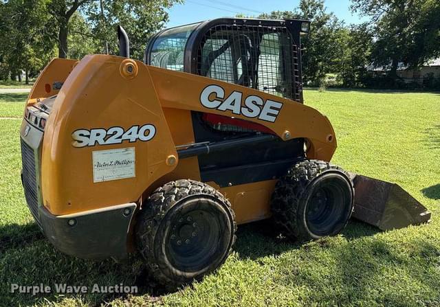 Image of Case SR240 equipment image 4