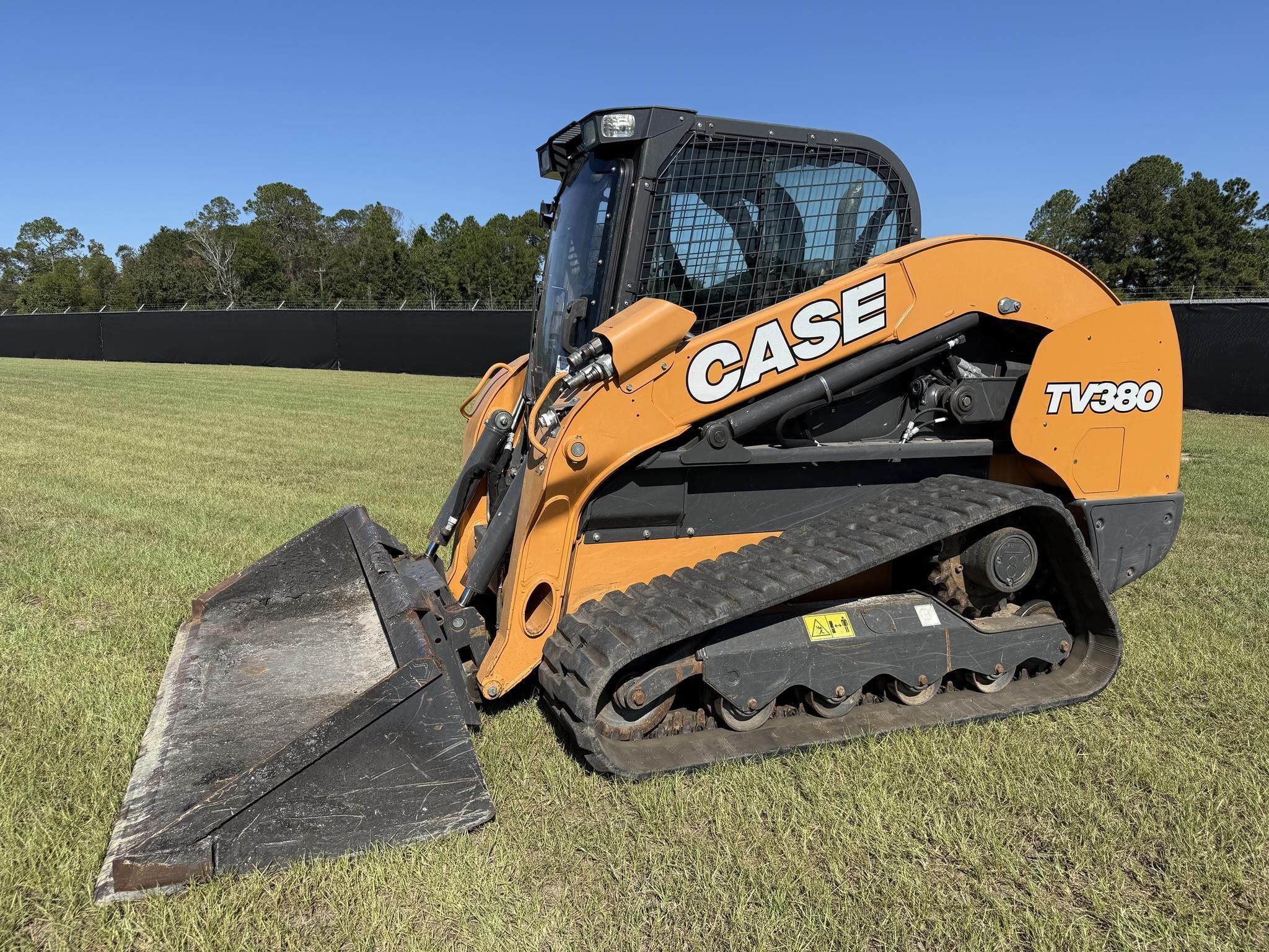 2017 Case TV380 Equipment Image0