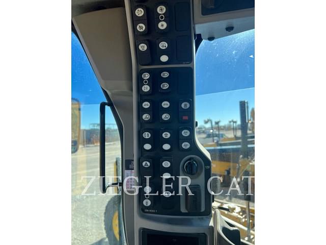 Image of Caterpillar 12M3 equipment image 2