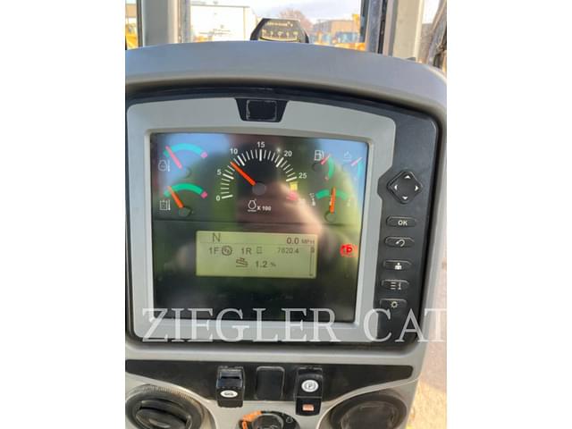 Image of Caterpillar 12M3 AWD equipment image 4
