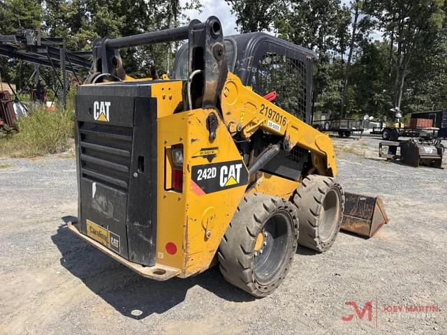 Image of Caterpillar 242D equipment image 2