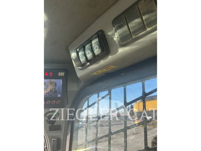 Image of Caterpillar 257D equipment image 4