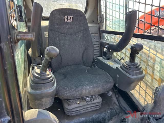 Image of Caterpillar 257D equipment image 3