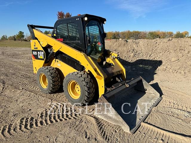 Image of Caterpillar 262D equipment image 4