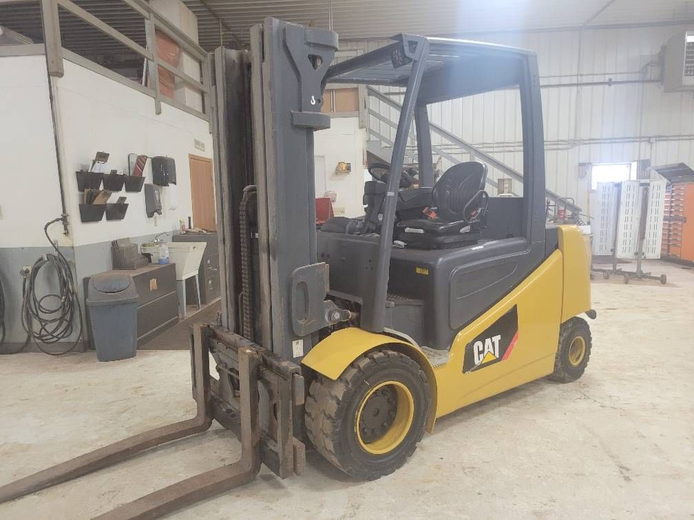 2017 Caterpillar 2EP10000 Equipment Image0