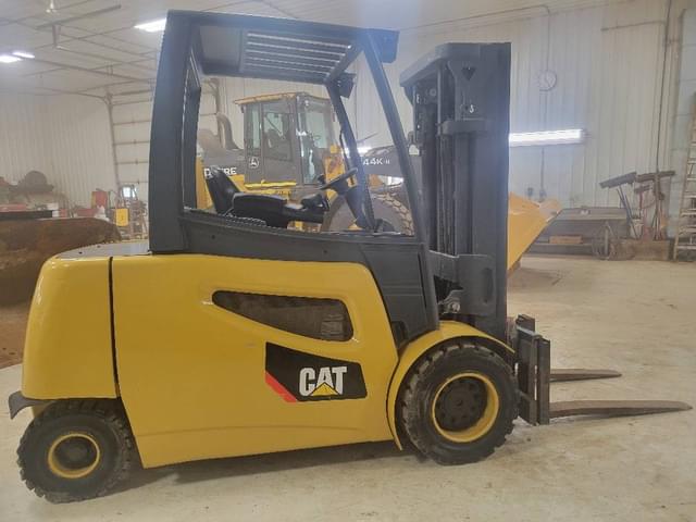 Image of Caterpillar 2EP10000 equipment image 2
