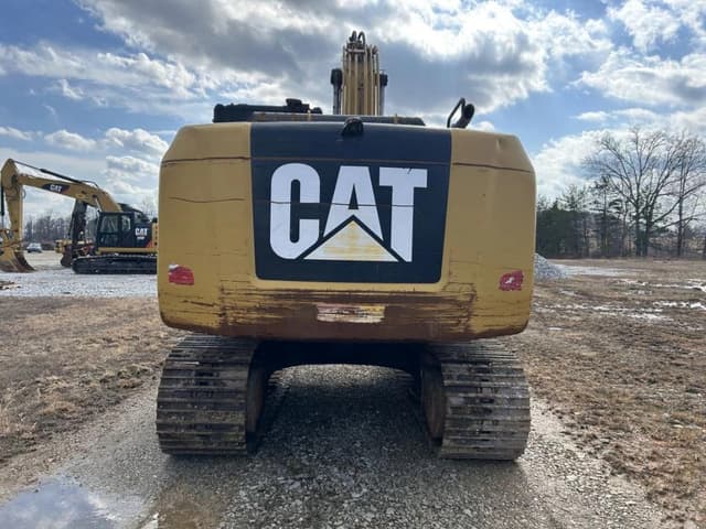 Image of Caterpillar 318FL equipment image 3