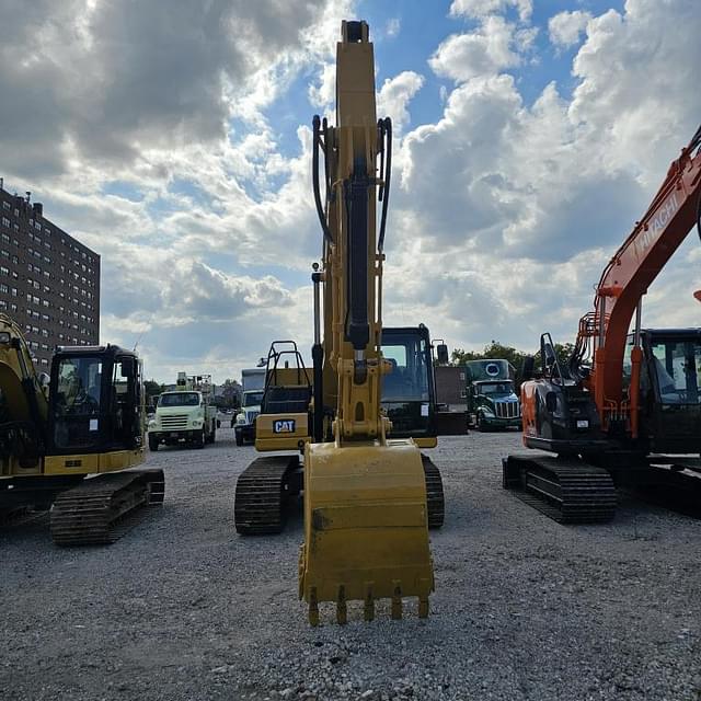 Image of Caterpillar 320 equipment image 1