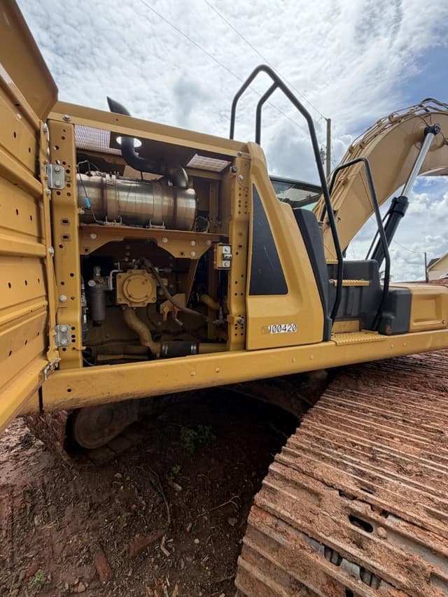Image of Caterpillar 320 equipment image 2