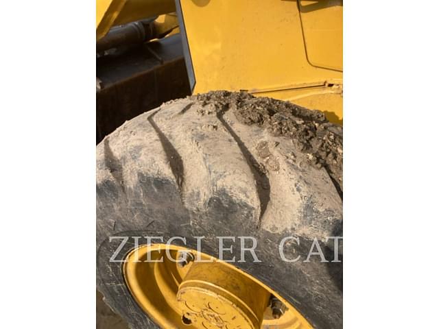 Image of Caterpillar 420F2 IT equipment image 4