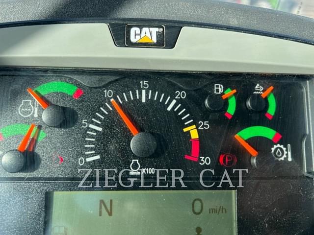 Image of Caterpillar 745 equipment image 4