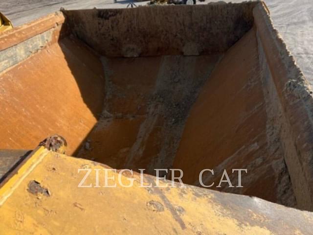 Image of Caterpillar 745 equipment image 2