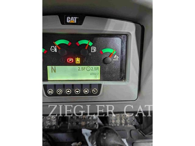 Image of Caterpillar 963K equipment image 2