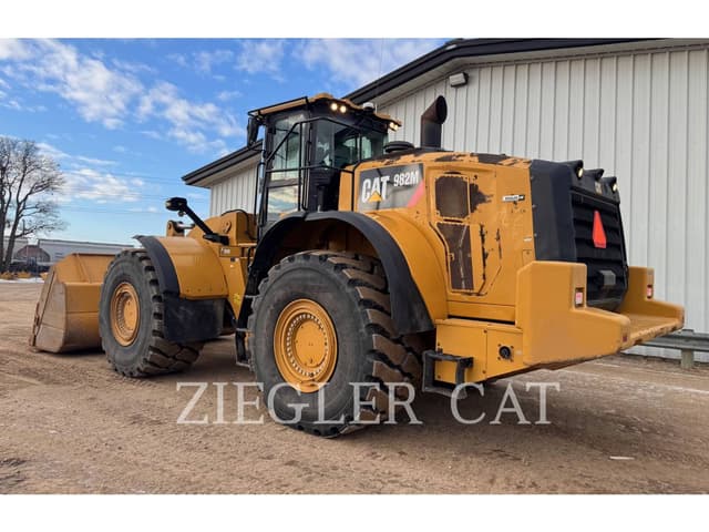 Image of Caterpillar 982M equipment image 3