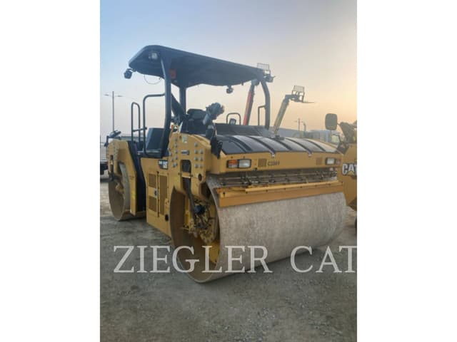 Image of Caterpillar CB66B equipment image 1
