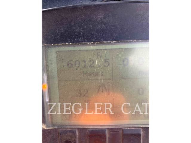Image of Caterpillar CB66B equipment image 4