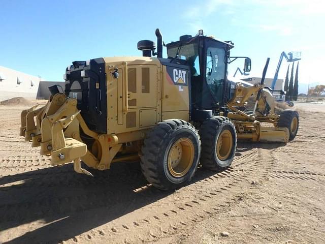Image of Caterpillar 12M3 AWD equipment image 3