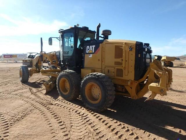 Image of Caterpillar 12M3 AWD equipment image 4