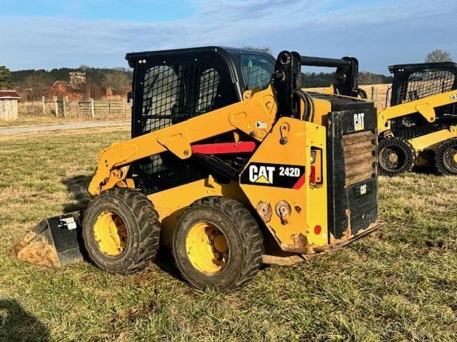 Image of Caterpillar 242D equipment image 3