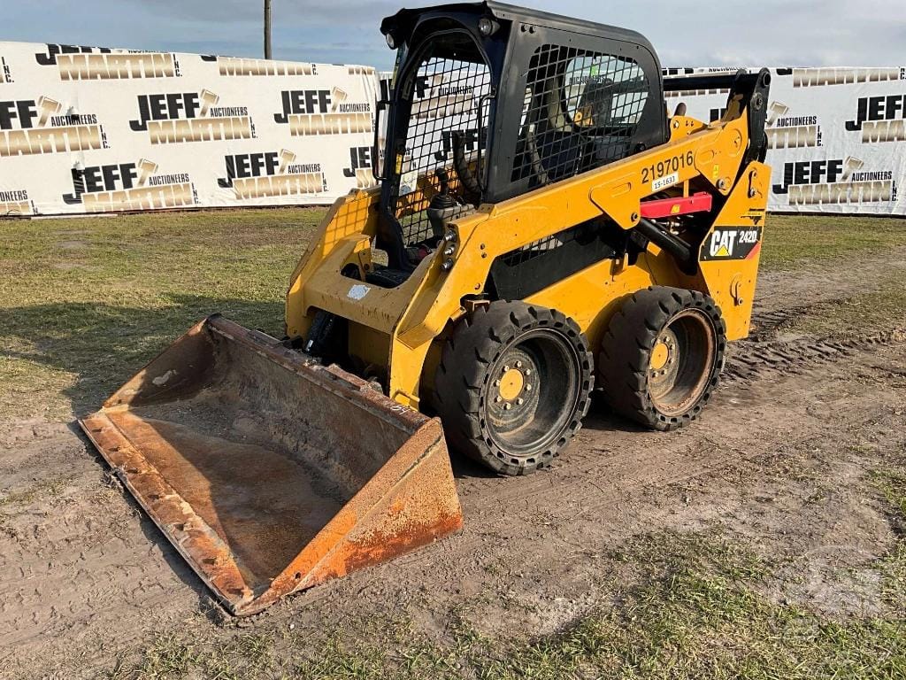 2017 Caterpillar 242D Equipment Image0