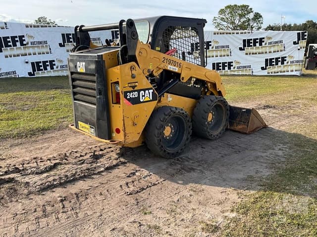 Image of Caterpillar 242D equipment image 4