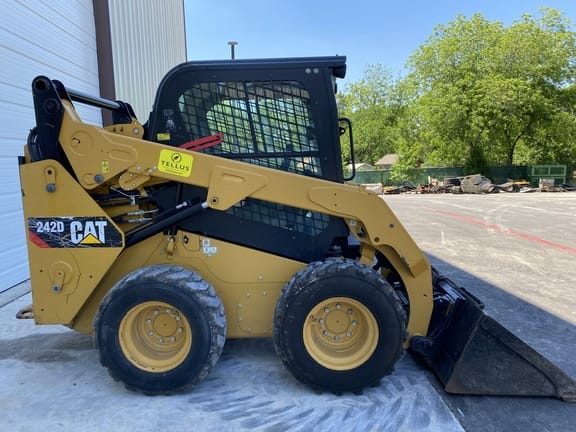 Main image Caterpillar 242D3