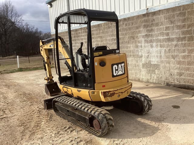 Image of Caterpillar 302.7D CR equipment image 2