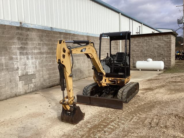 Image of Caterpillar 302.7D CR equipment image 1