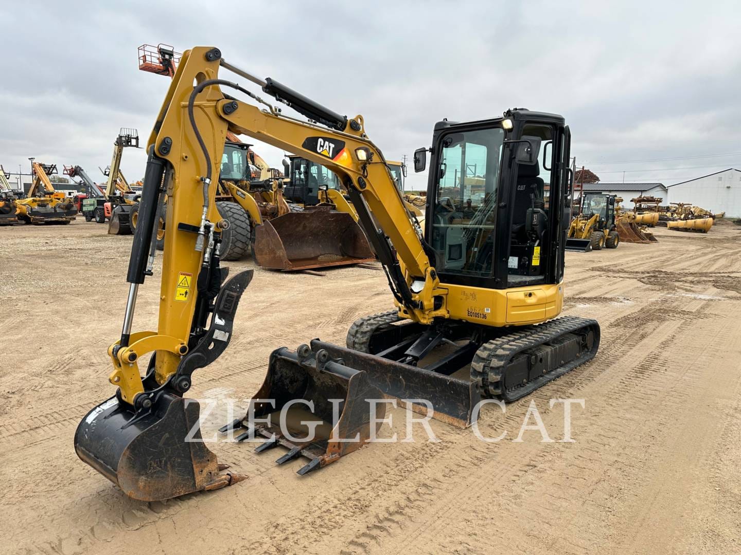 Main image Caterpillar 303.5E2 CR