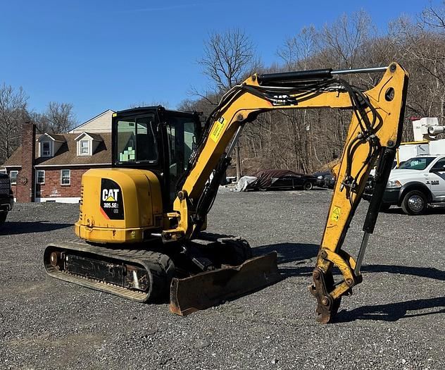 2017 Caterpillar 305.5E2CR Equipment Image0