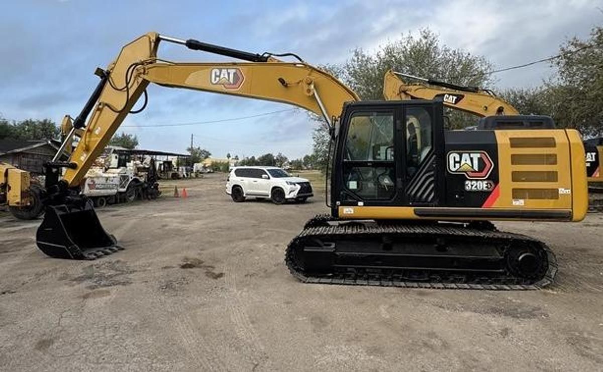 2017 Caterpillar 320EL Equipment Image0
