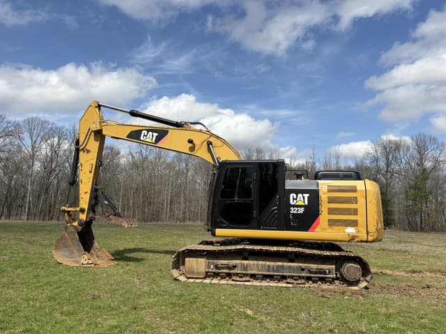 Image of Caterpillar 323FL equipment image 4