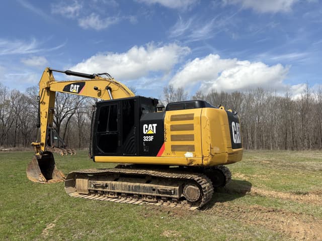 Image of Caterpillar 323FL equipment image 2