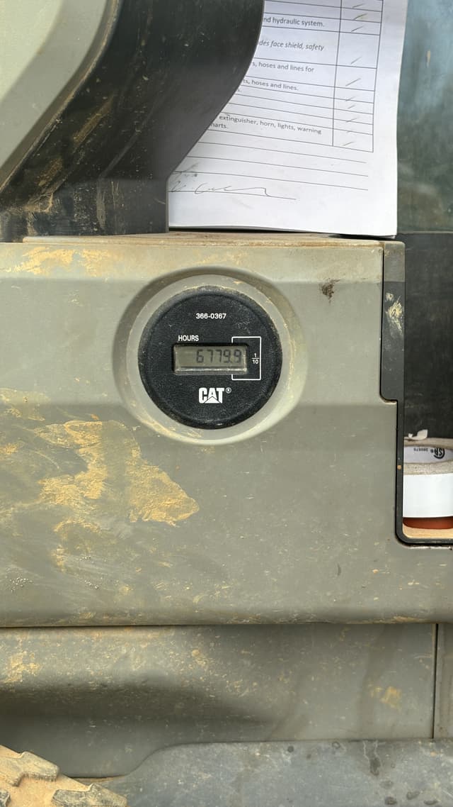 Image of Caterpillar 323FL equipment image 2