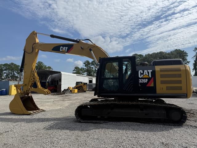 Image of Caterpillar 326FL equipment image 4