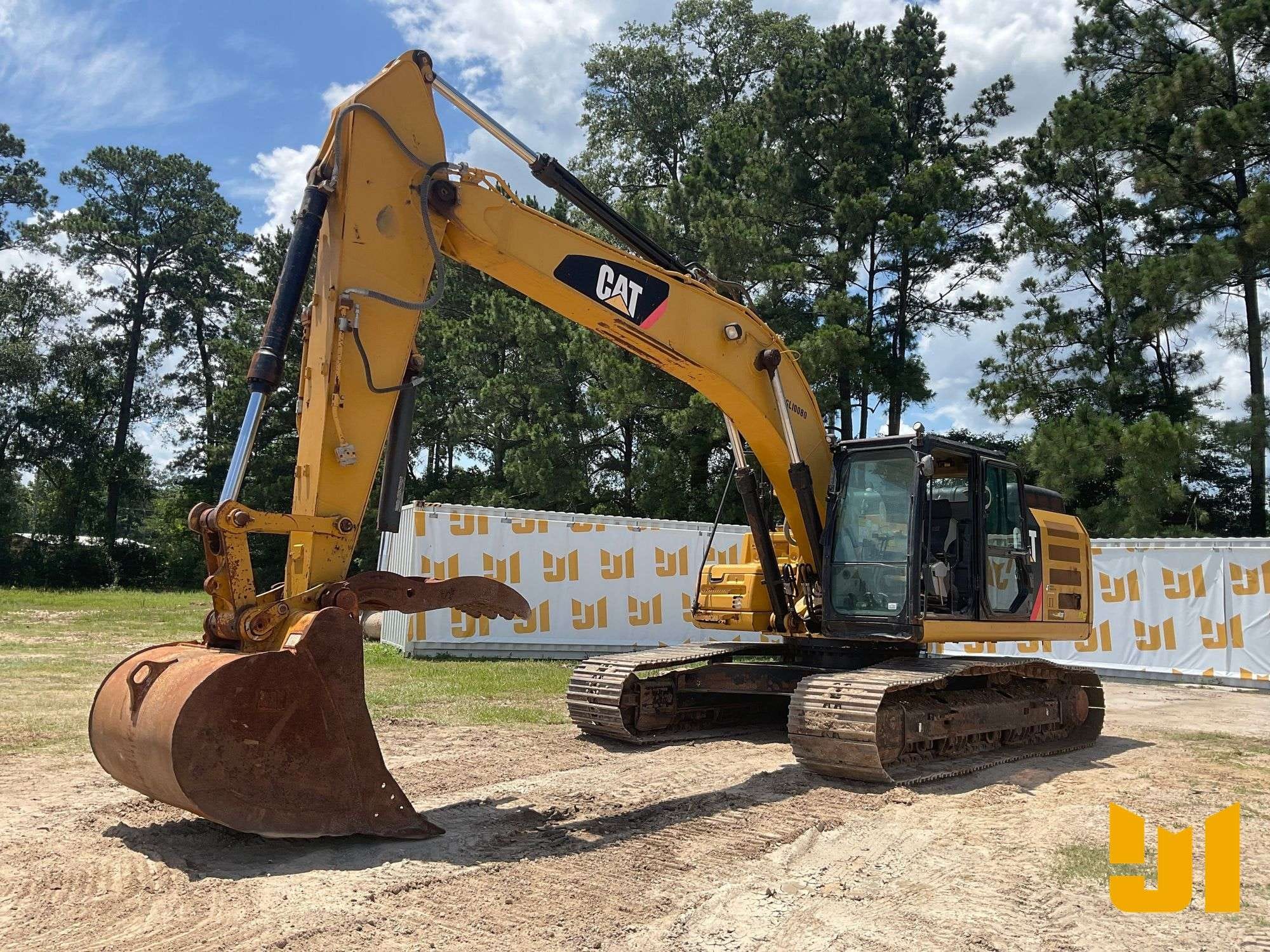 2017 Caterpillar 326FL Equipment Image0