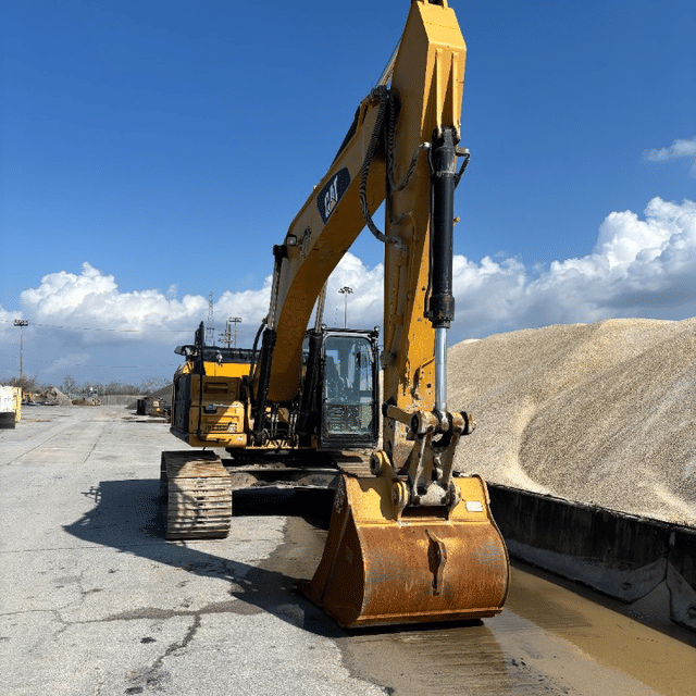 Image of Caterpillar 330FL equipment image 1