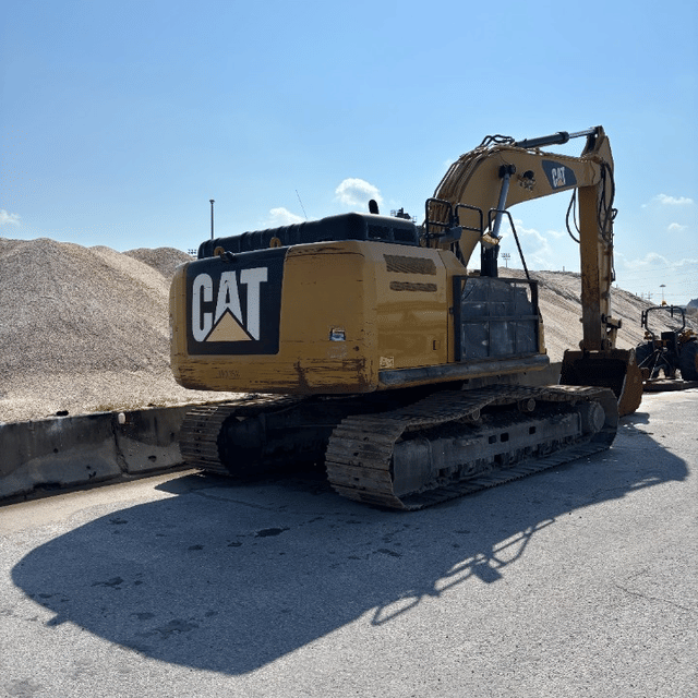 Image of Caterpillar 330FL equipment image 3