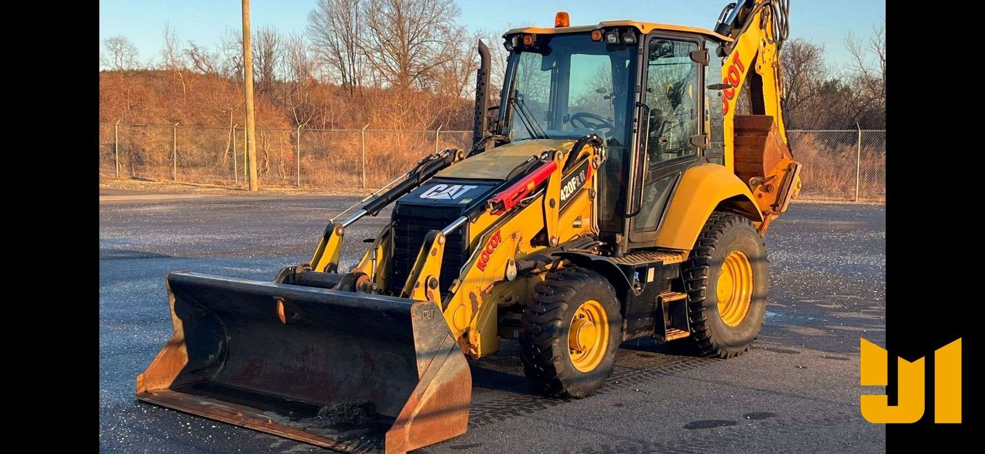 2017 Caterpillar 420F2 IT Equipment Image0