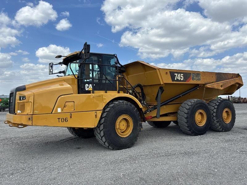 2017 Caterpillar 745 Equipment Image0
