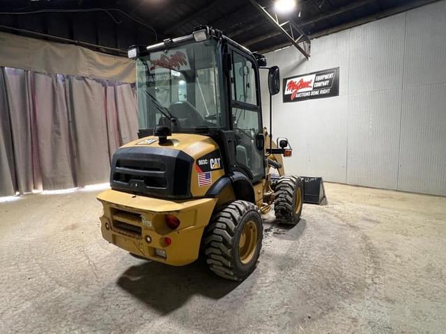 Image of Caterpillar 903C2 equipment image 4