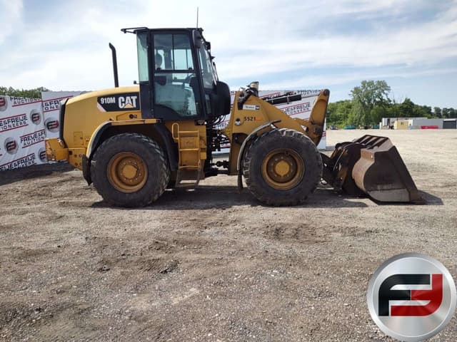 Image of Caterpillar 910M equipment image 3
