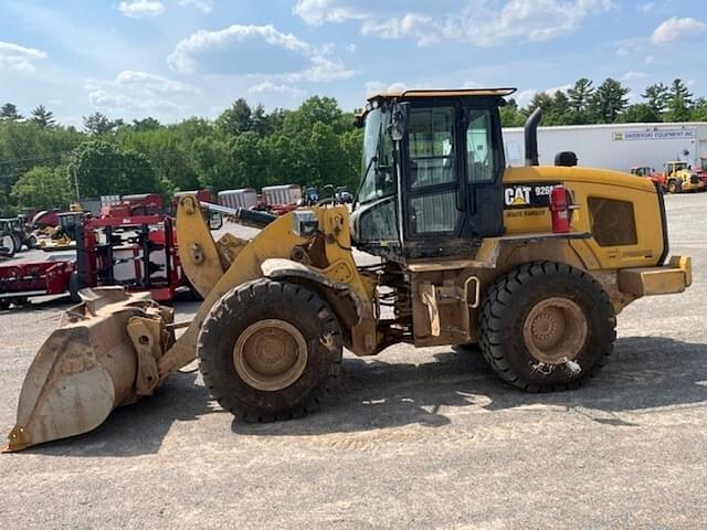 Image of Caterpillar 926M equipment image 2