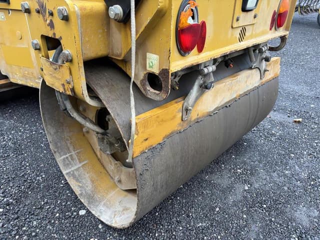 Image of Caterpillar CB24B equipment image 3