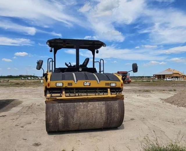 Image of Caterpillar CB66B equipment image 1