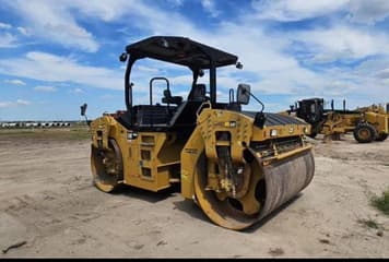 Main image Caterpillar CB66B